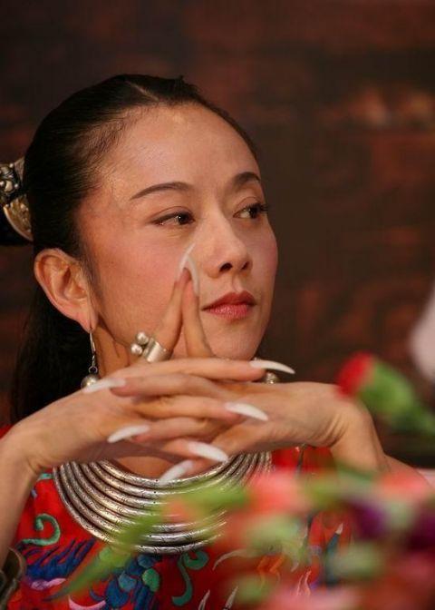 杨丽萍：30年不吃米饭，60年不要孩子，为了舞蹈放弃两段爱情