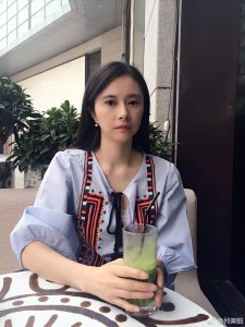 ​何美钿的老公王小龙资料何美钿为什么隐退不火了