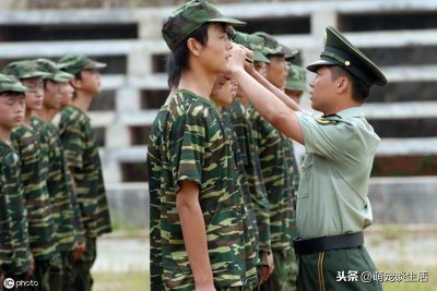 ​新生军训后，为什么教官会“默默的离开”其实他也不舍得