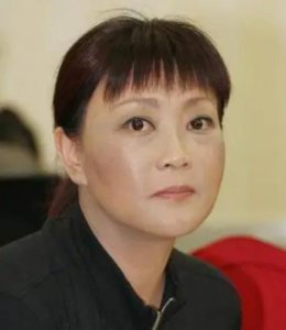 ​杨蕾与戴志诚分开18年，生活截然不同